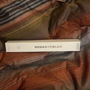 (SEALED) never opened Lash Boost Roden and Fields